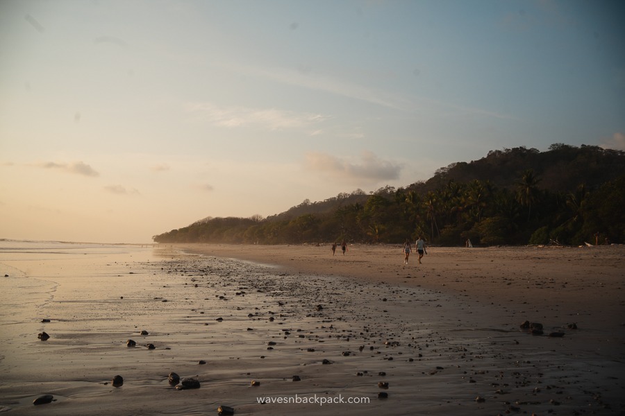 Santa Teresa in Costa Rica bei Golden Hour