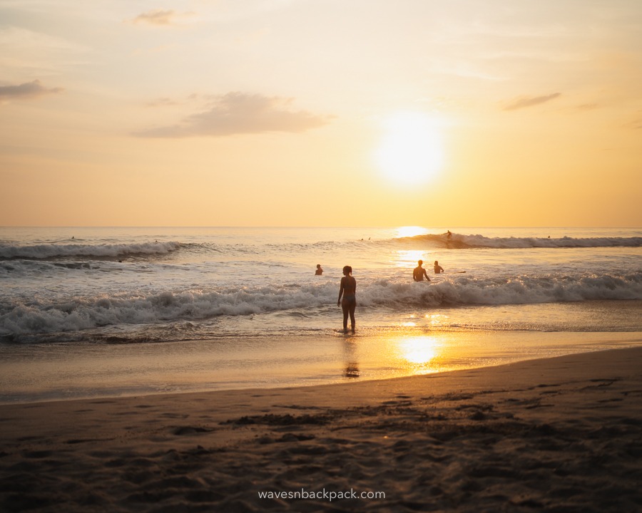 Sonnenuntergang am Santa Teresa Strand in Costa Rica