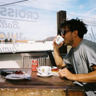 🍰 A good day for a strawberry cake with a coffee, he?! 😊️ 
. 
📸 Yashica T3
. 
#wavesnbackpack #canaries #surftrip #fuertventura #coffeeoclock #sweettreat #yashica #kodakportra400 #analogphotography #filmisnotdead